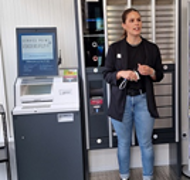 Das Bild zeigt die Mitarbeiterin der Verwaltung Theresa Bauerfeld