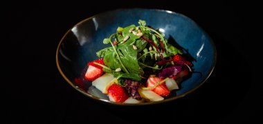 Eifelschenke Arft - Spargel-Erdbeersalat mit Wildkräutern Eifelschenke Arft - Spargel-Erdbeersalat mit Wildkräutern
