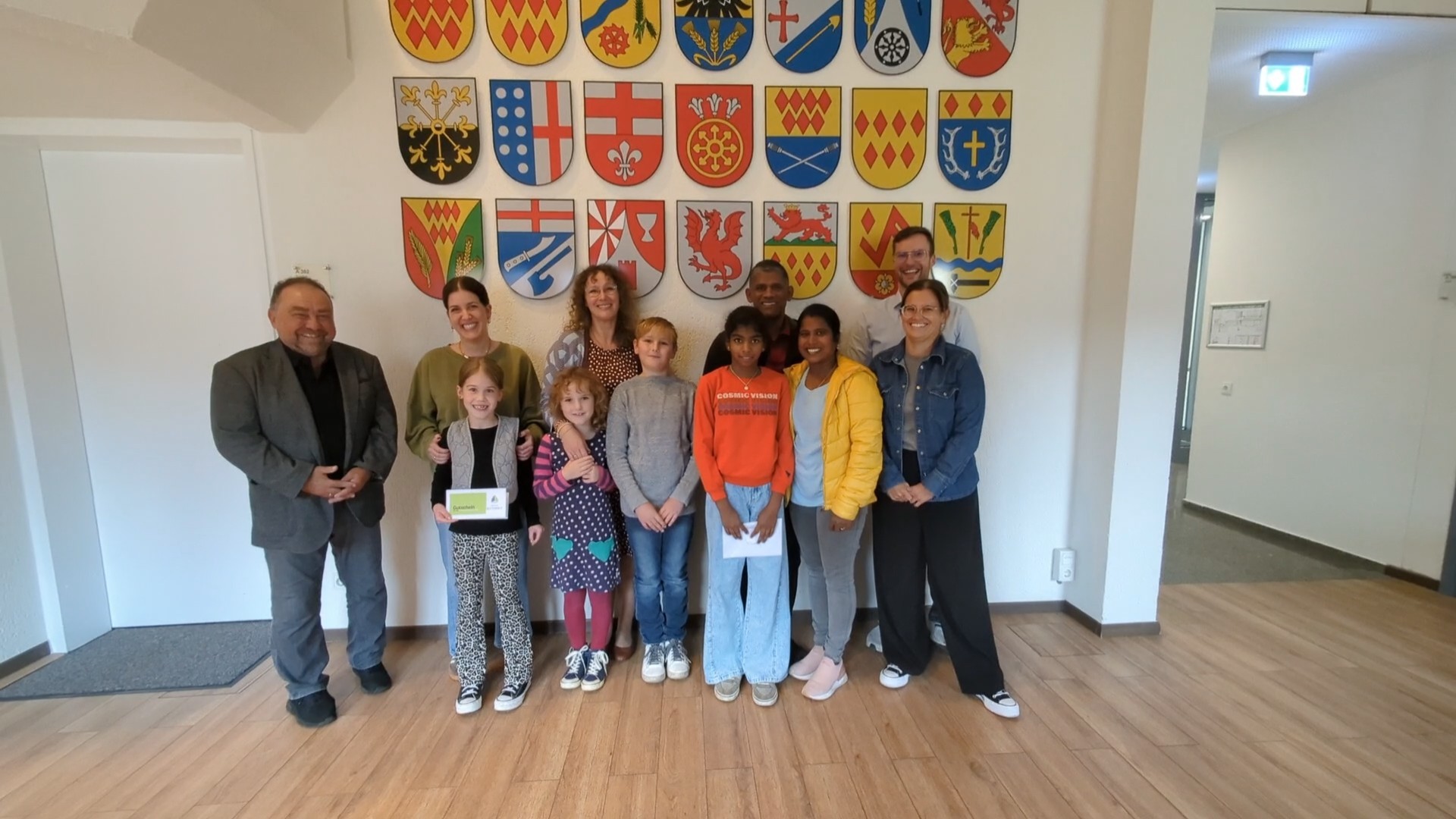 Das Bild zeigt die Hauptgewinner des Familienwandertages