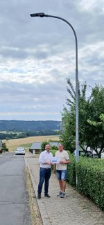 Das Bild zeigt Bürgermeister Kanzinger und Ortsbürgermeister Erwin Augel